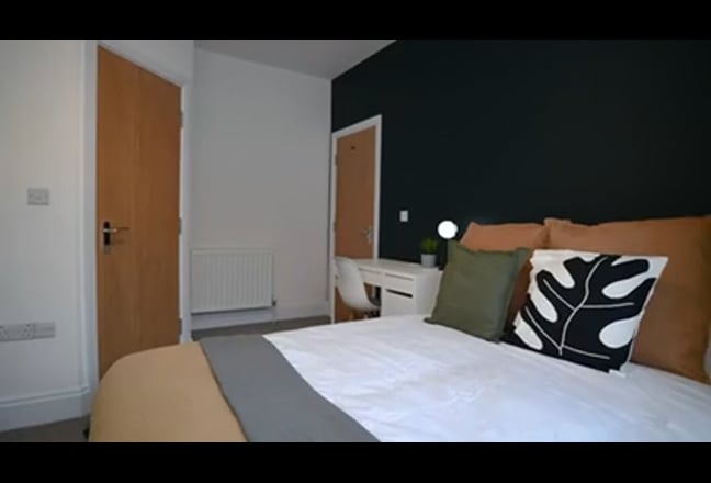 Double En-Suite - Bath Street Main Photo