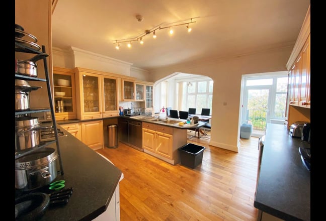 BRIGHTON Beach 2 Ensuite Doubles 💎All Bills Inc💎 Main Photo