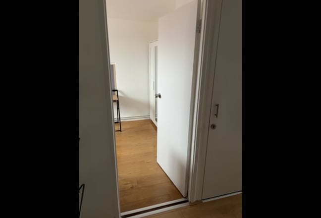 Newly refurbished rooms for rent - Stratford, E15 Main Photo