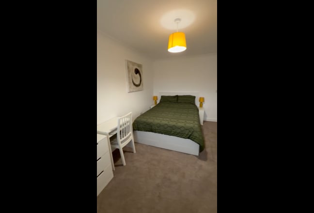 Large Double Room - Ready for viewings 22/2/26 Main Photo