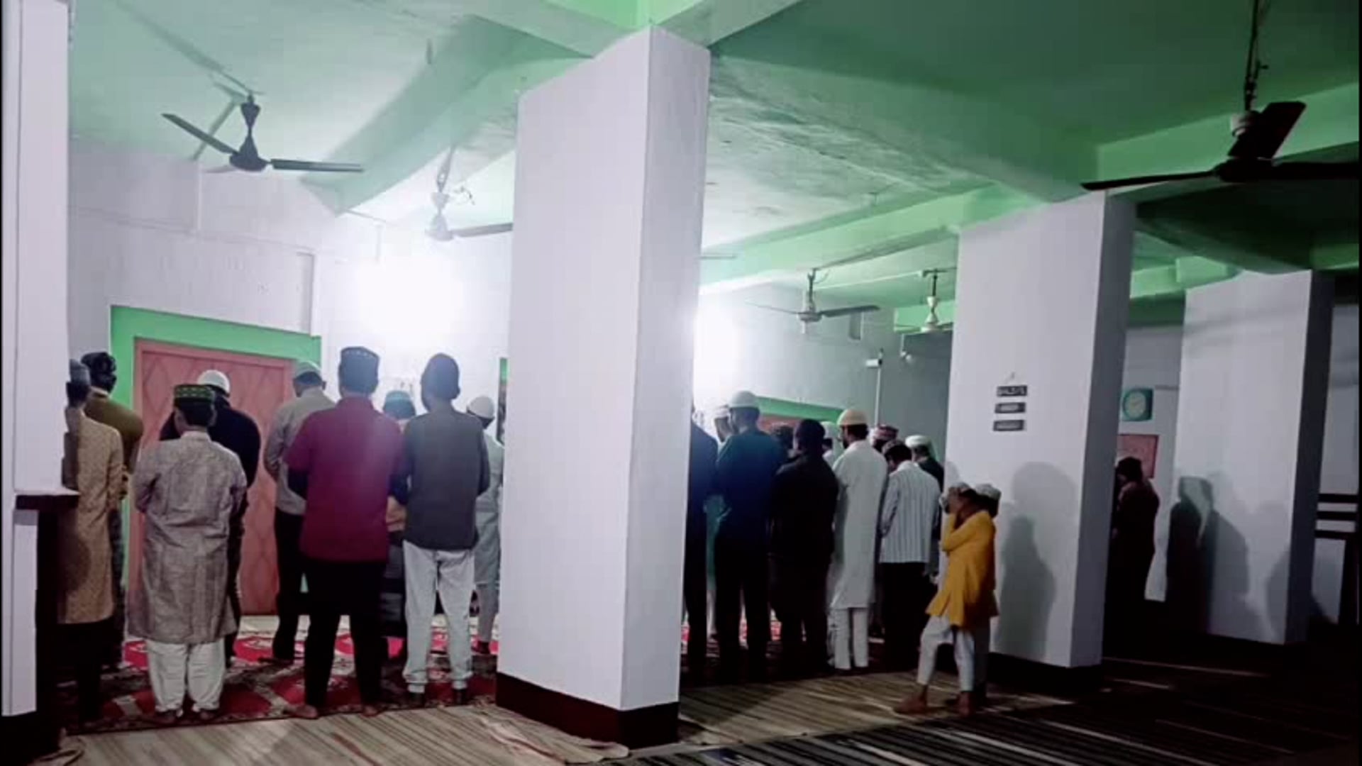 रोजेदारों ने पहली जुम्मा पर नमाज अदा कर देश एवं समाज की खुशहाली की कामना, इम्तियाज़ खान, दानिश अली सहित अन्य की नमाज अदा