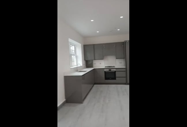 Spacious En-Suite Double Room No Deposits Main Photo