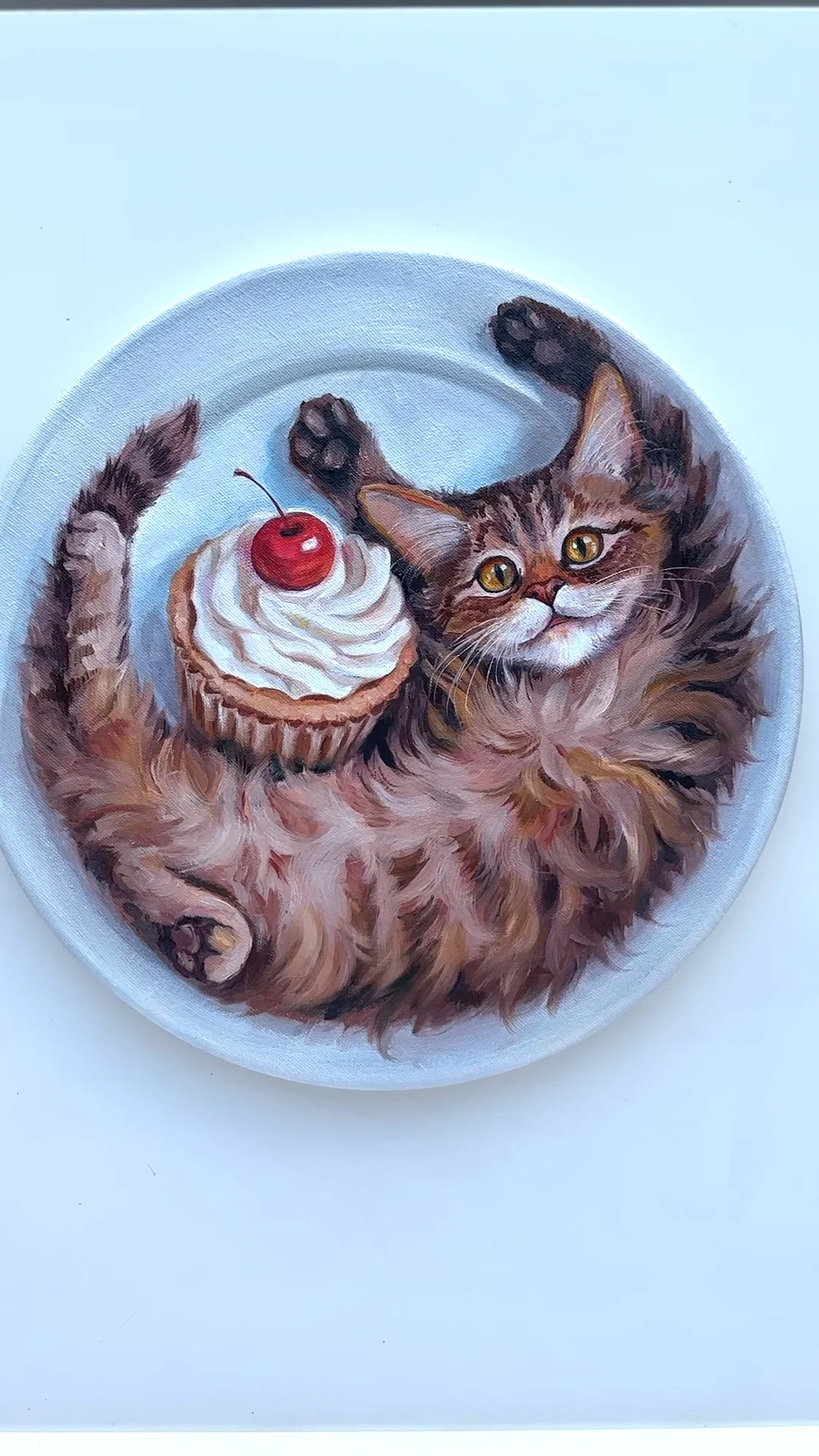 VICTO | On a Dessert Plate | Playful Kitten and Cupcake Painting