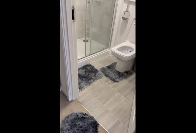 Ensuite Bedroom for Rent  Main Photo