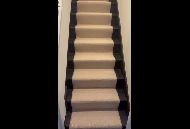 Stunning Newly Refurbished Flat Residential Area Main Photo