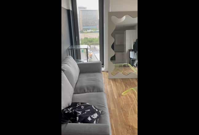 Room available in Media City Main Photo