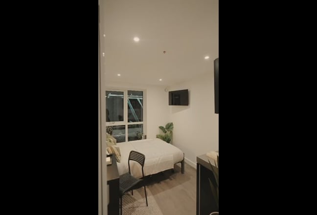 Students Only!! Independent Living!!  Main Photo