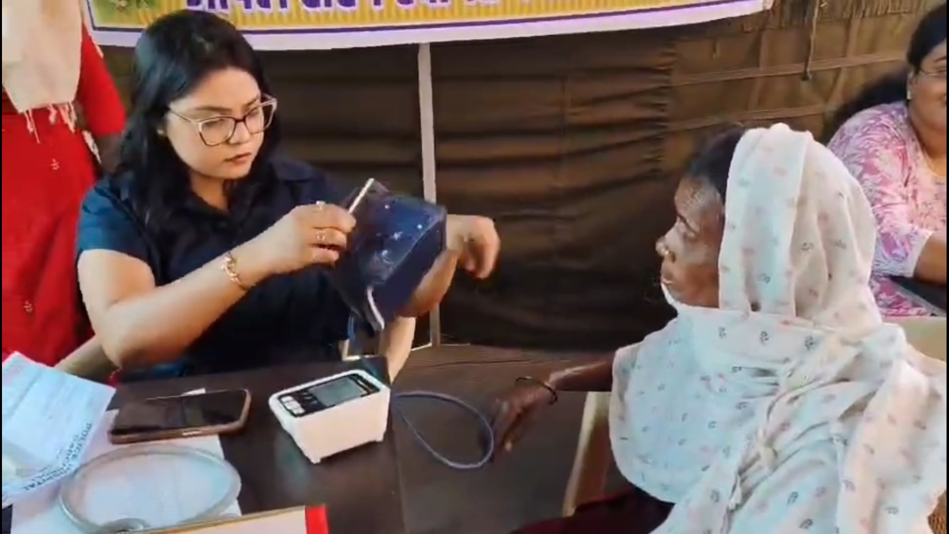 गडचिरोली फुलणार येथील नव्याने उभारलेल्या पोमके कॅम्पमध्ये मोफत आरोग्य तपासणी शिबिराचे आयोजन