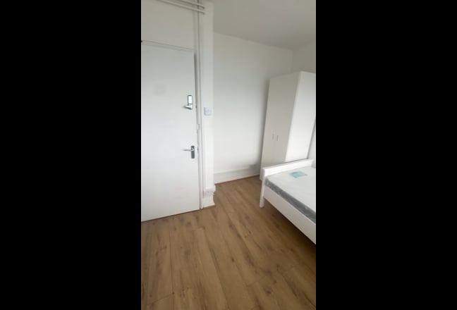 All Bills Includes Double Room Available Now Main Photo