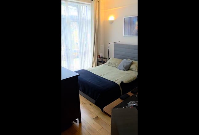 &pound;950 | Large En-Suite Double Room + Private Garden Main Photo