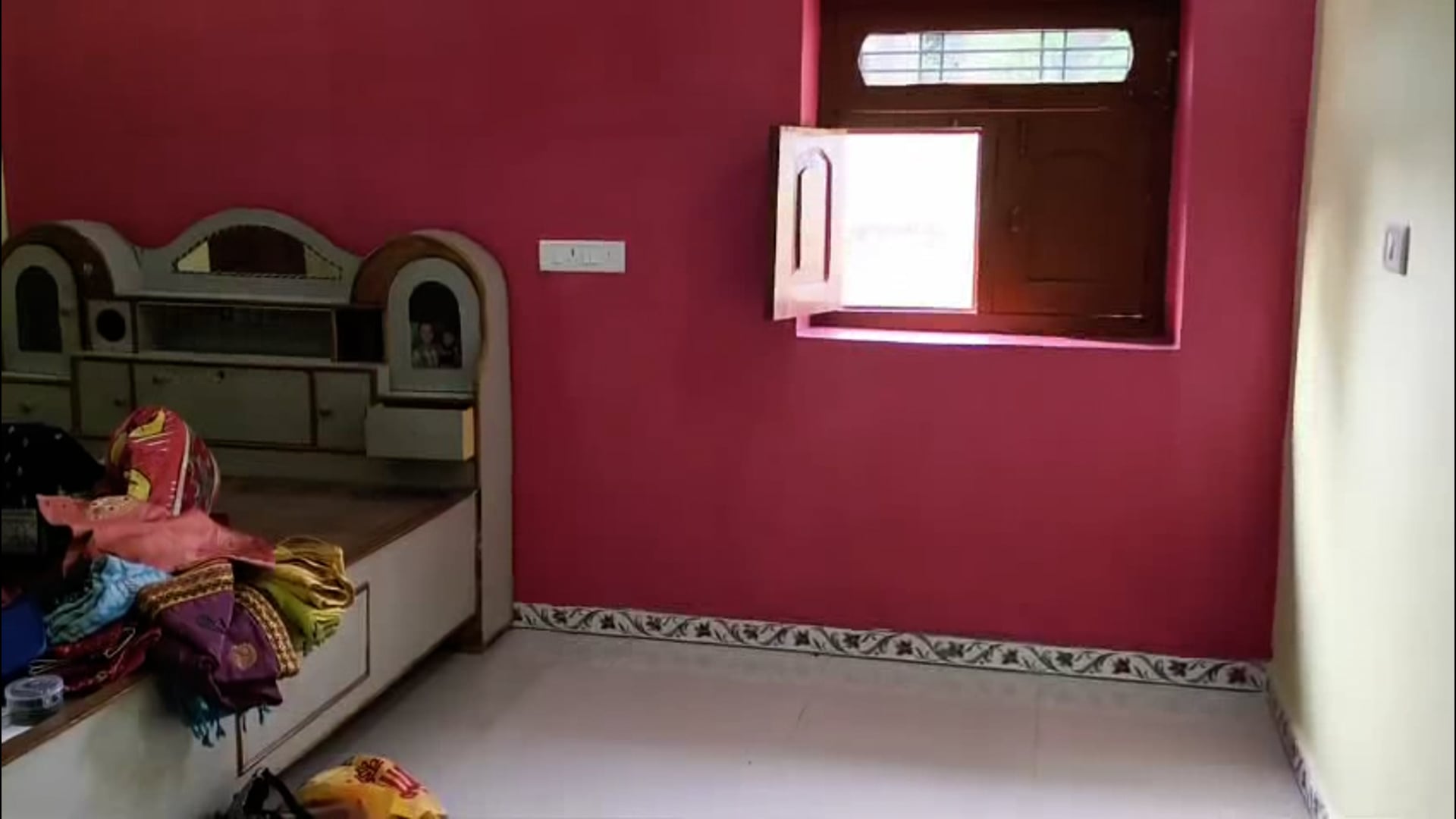 अज्ञात चोर ने चोरी की बड़ी घटना को दिया अंजाम, 30 से 32 लाख रुपये की कर ली चोरी, पुलिस कर रही मामले की पड़ताल