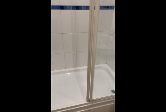 A double room for single near train station Main Photo