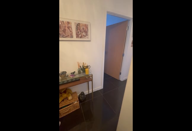 Monday-Friday  Room in City Centre Apartment Main Photo