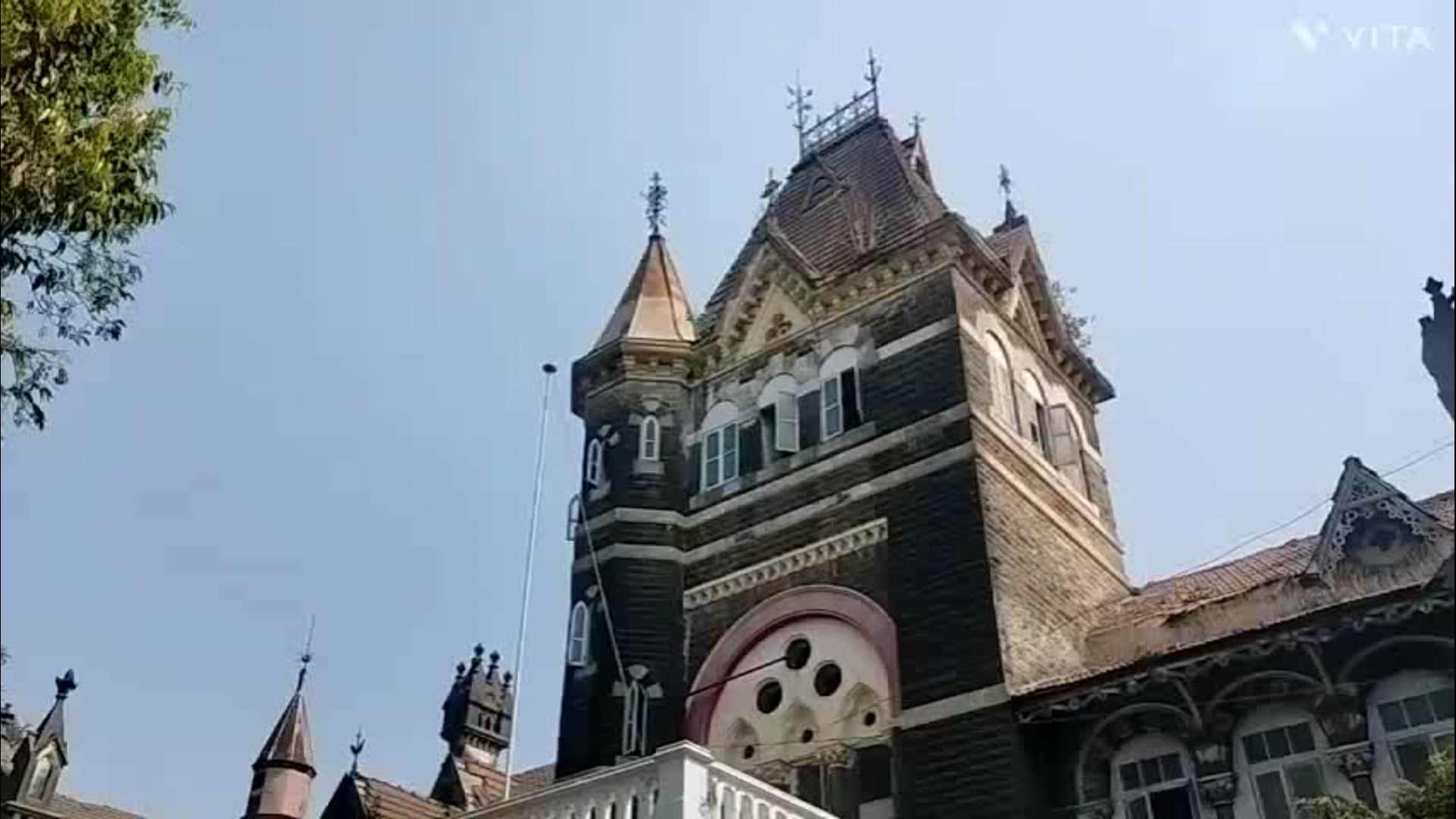 कोल्हापूरच्या सीपीआर हॉस्पिटल चे हृदयरोग विभागप्रमुख डॉक्टर अक्षय  बाफना यांना आरोग्य मंत्रालयाकडून राज्य स्तरीय पुरस्कार व धनादेश देण्यात आला.