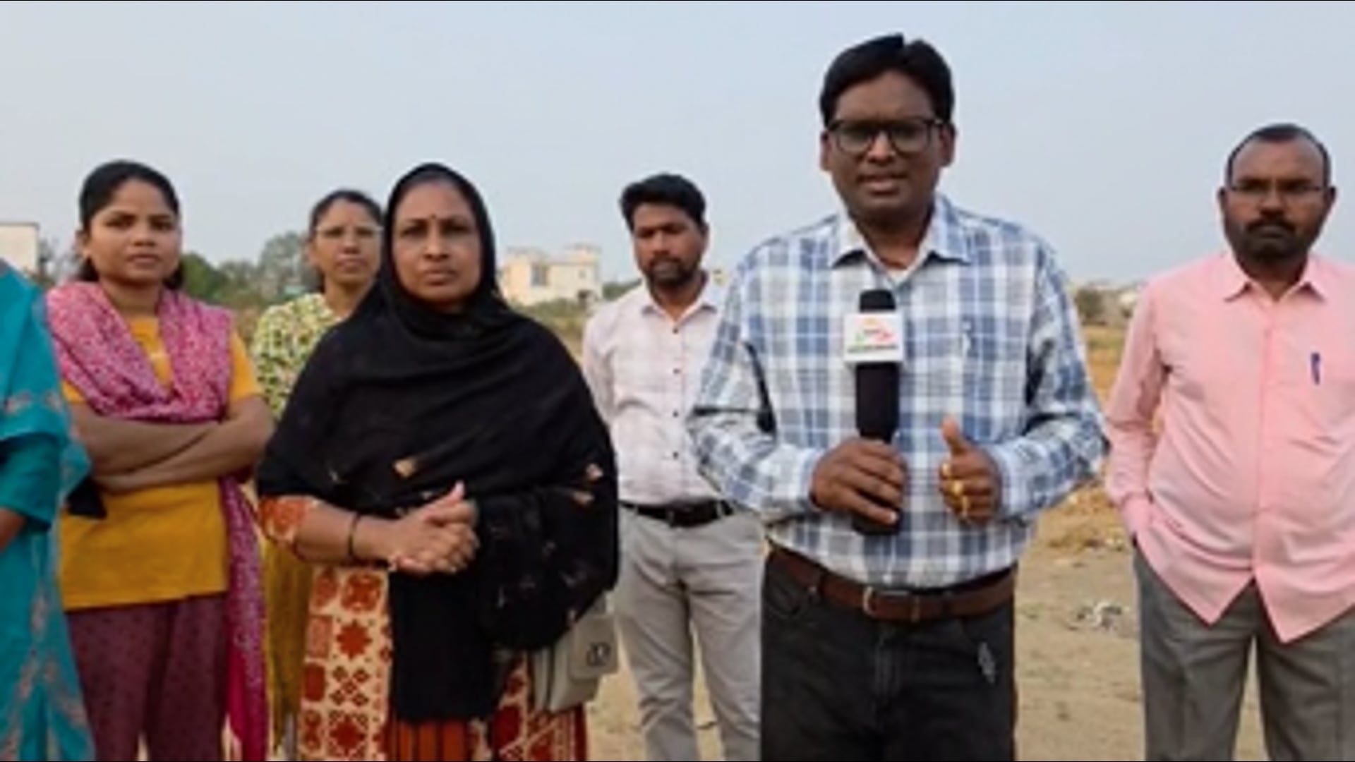 gadchiroli शहरालगतच्या नवेगांव मुरखळा येथील डम्पींग यार्ड हटवुन क्रीडांगण बनवा नागरिकांची प्रशासनाकडे केली मागणी