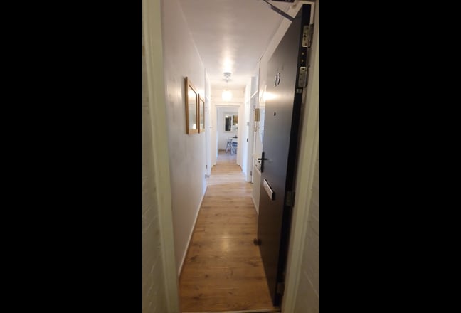 Warren St/ Euston Double room-Female Flat share Main Photo