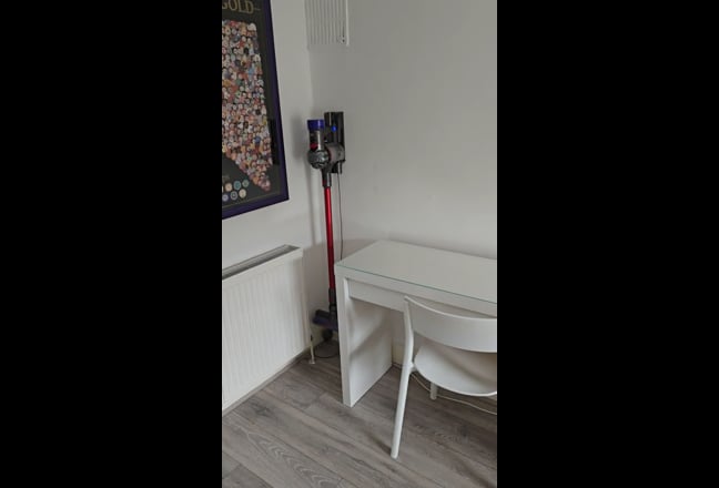 Large Double Room Main Photo