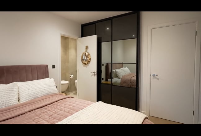 Kingsize Ensuite near Twickenham train station TW1 Main Photo