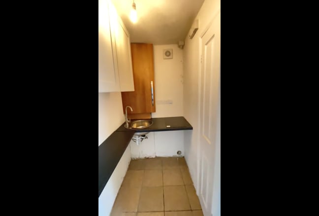 🏡 Spacious Room to Rent – Available Immediately Main Photo