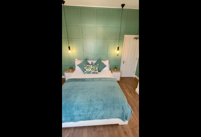 X2 Double Bedrooms• Home Office •Near Media City   Main Photo