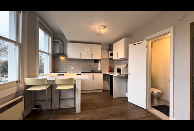 Finally! A bright, airy studio - newly refurbished Main Photo