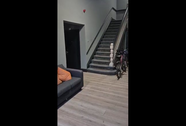 Refreshed Double Room within large Victorian Villa Main Photo