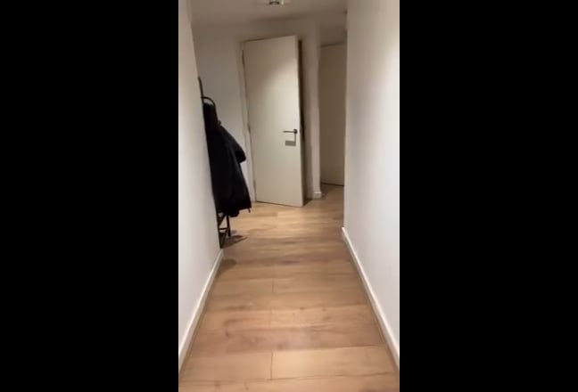 Spacious En-Suite Bedroom Main Photo