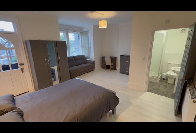 Professional HMO QEQM Hospital - Ideal for Staff Main Photo