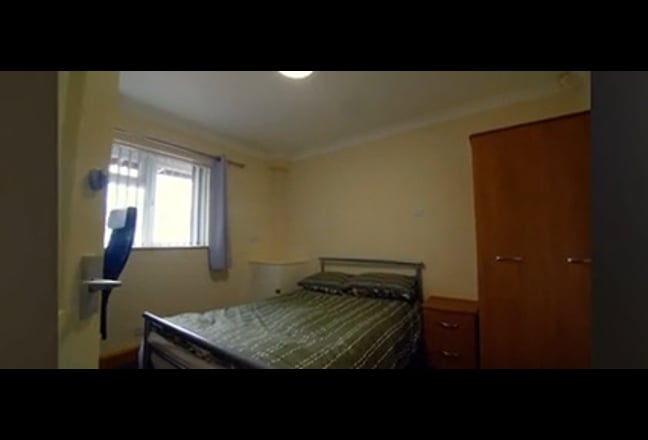 En-suite room Main Photo