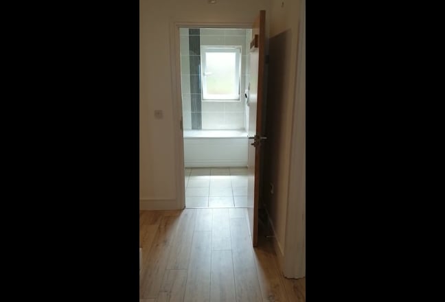 Beautiful apartment room to rent  Main Photo