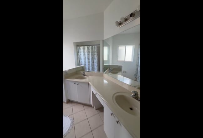 Room for rent  Main Photo