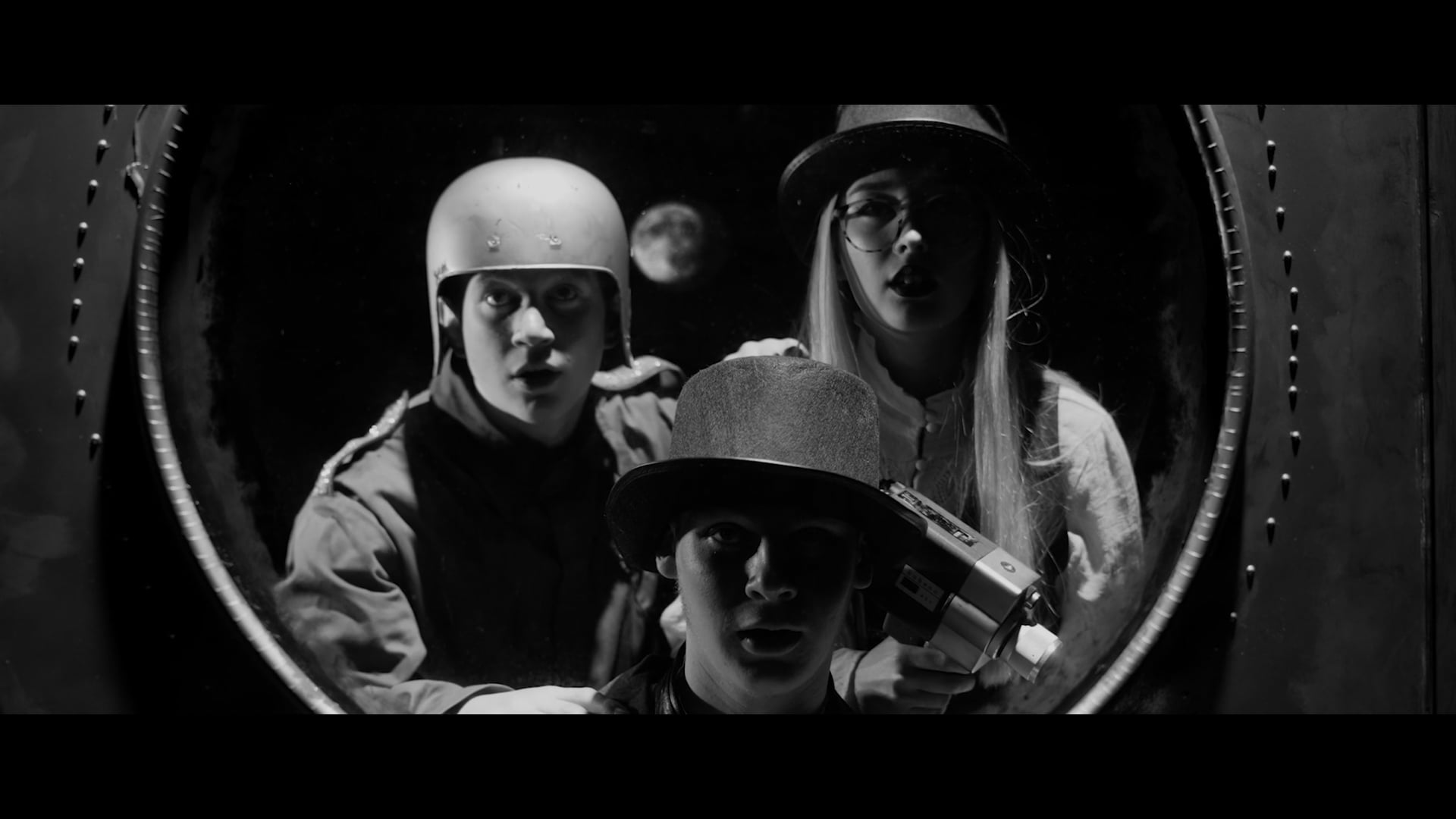 EXAMPLE 5 - Return to the Moon