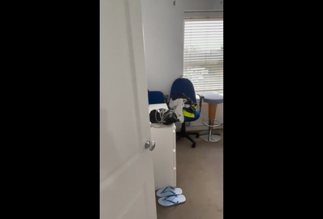 Double Room (Ensuite) in Modern 2-Bed Apartment Main Photo