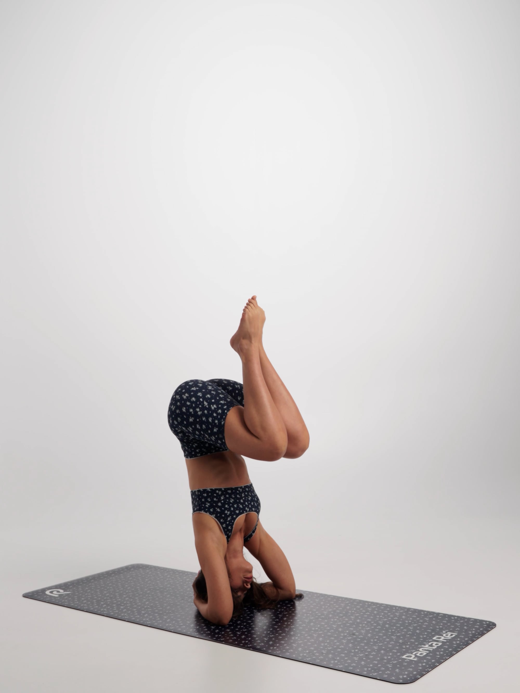 חזיית ספורט מחשוף ישר מבד ilios