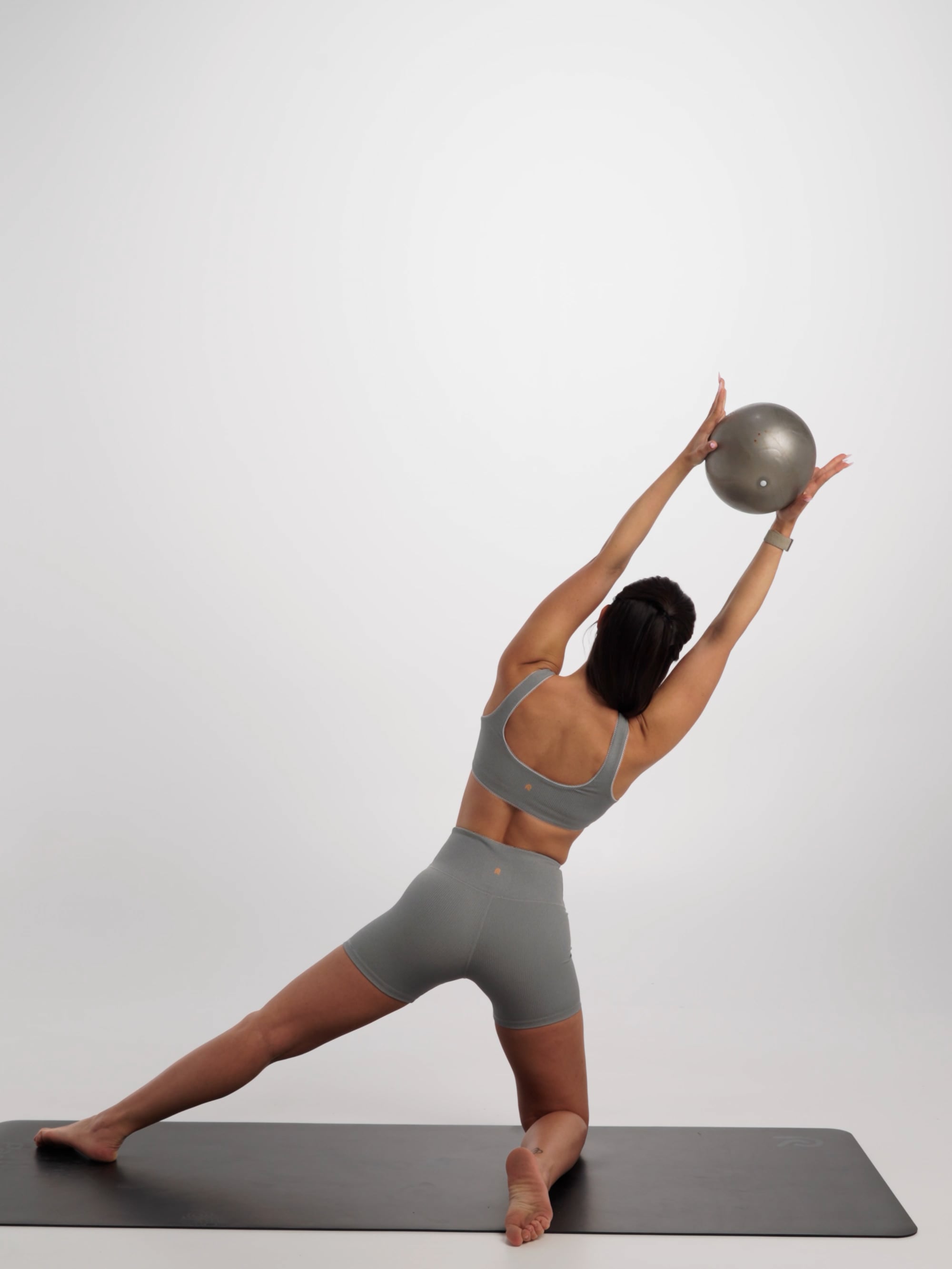 חזיית ספורט מחשוף ישר מבד ilios ריב