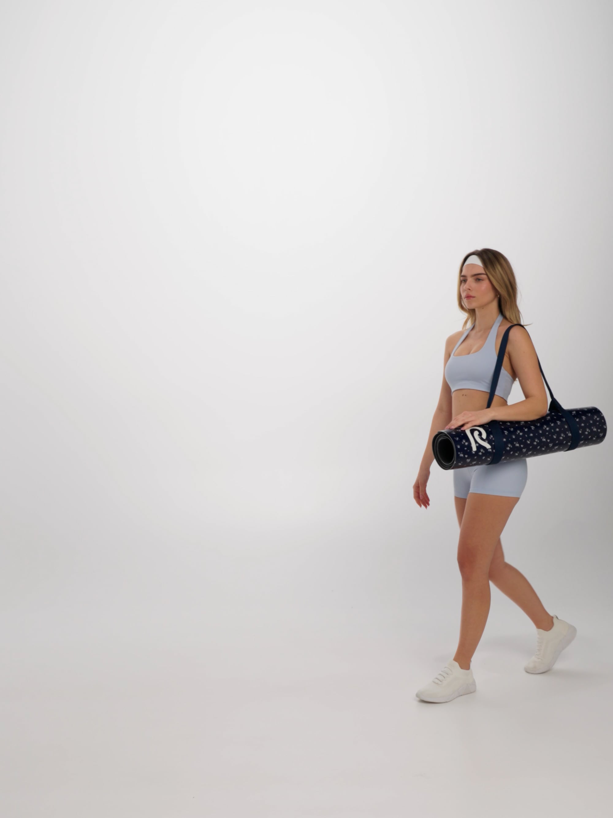 מזרן יוגה עם רצועת נשיאה