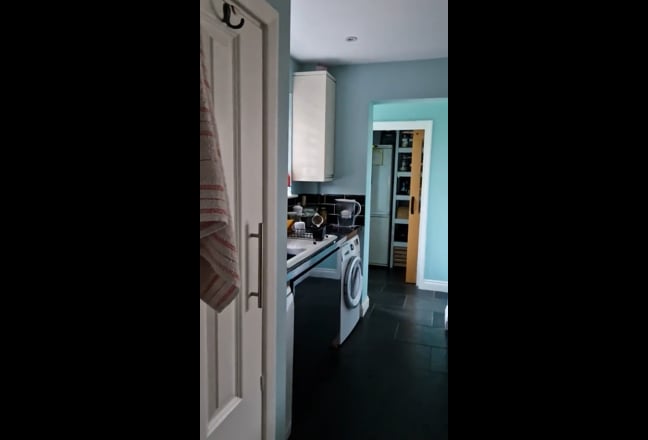 Room close to Egham High Street  Main Photo