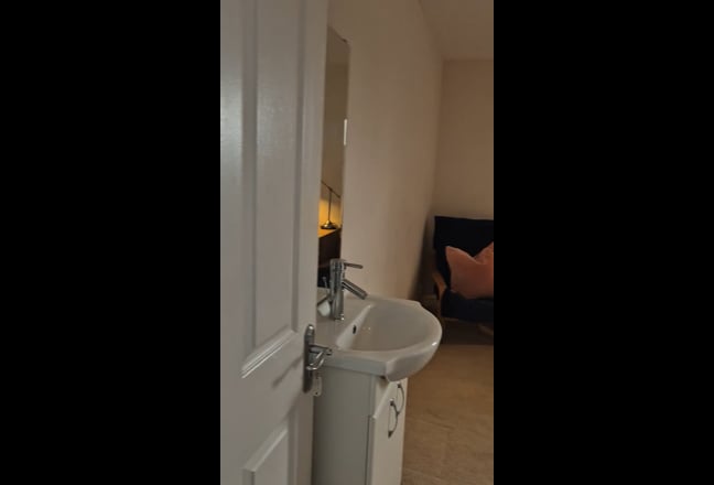 Large Double Room - All Bills Included Main Photo