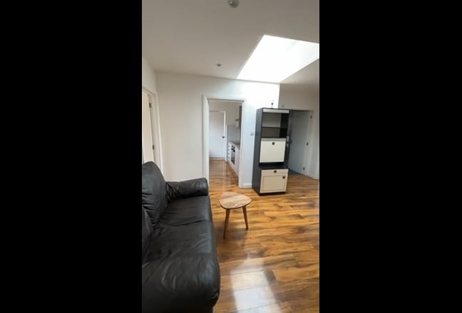 Single spacious room available in RG1, Main Photo