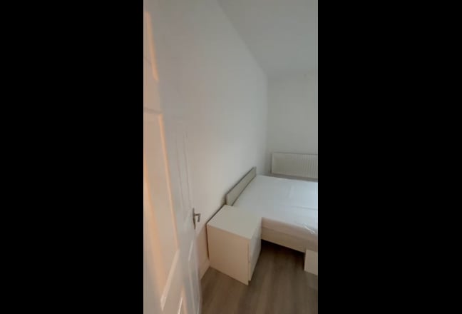 Brand New Furnished 6 Bed Property Main Photo