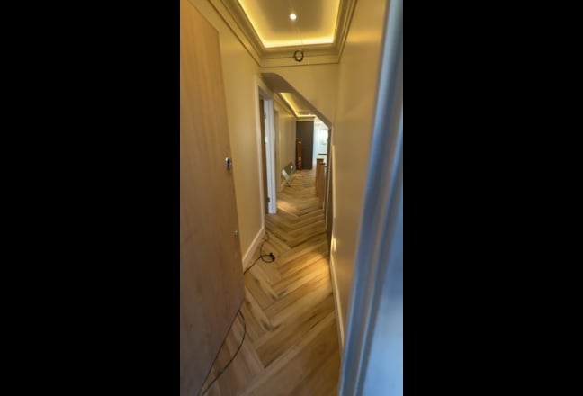 Brand New 5 Bed / 5 Bath on Upper Tooting Park Main Photo