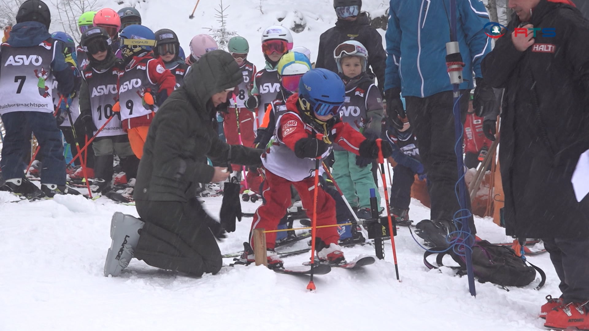 erste-rennerfahrung-fuer-nachwuchstalente-beim-asvoe-ski-champion