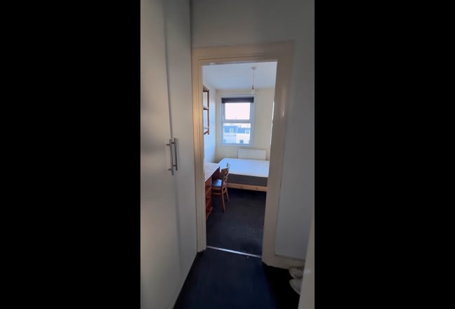 Cosy Double Bedroom in New Cross (SE14) Main Photo