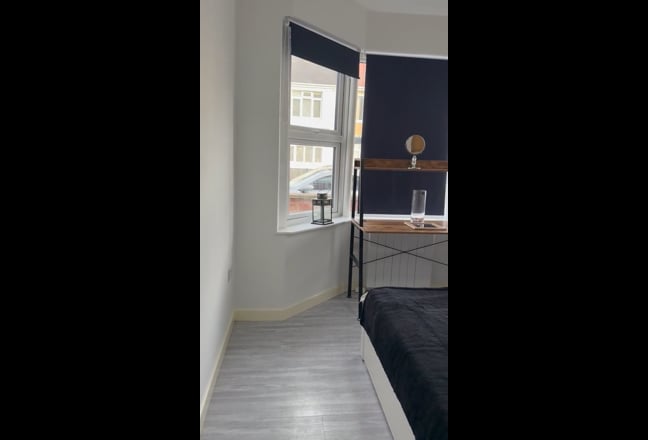 Lovely ground floor studio Main Photo