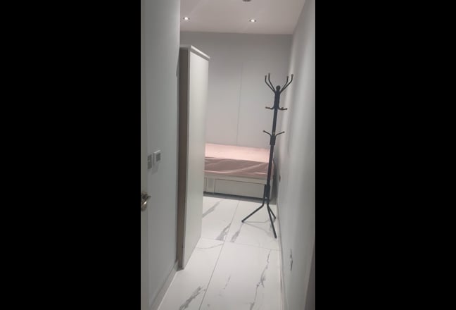 Single Ensuit Bedroom for Female  Main Photo