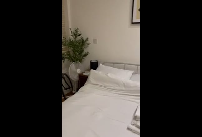 Amazing 2-bed flat in Grand Victorian Building Main Photo