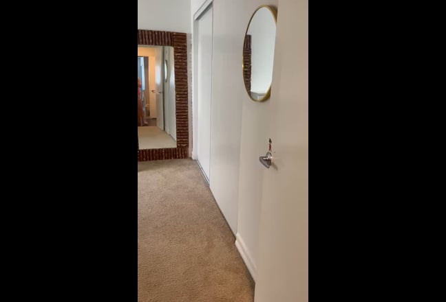 Room for rent by the bwach Main Photo