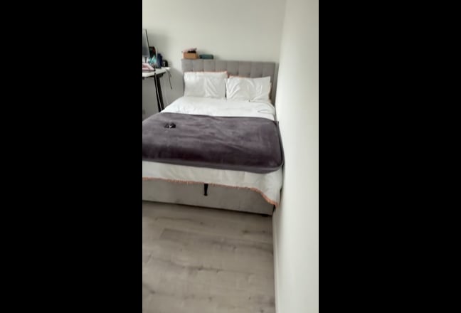 Double room Broomfield road-15 min walk to station Main Photo