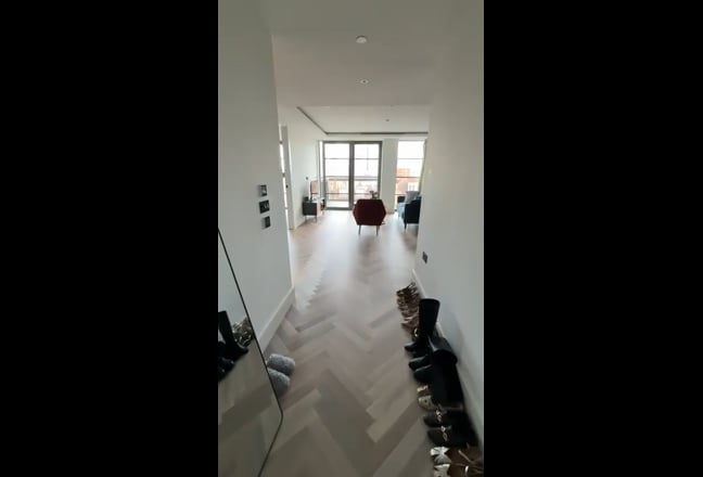 Lovely and bright high spec 1 bed flat Main Photo