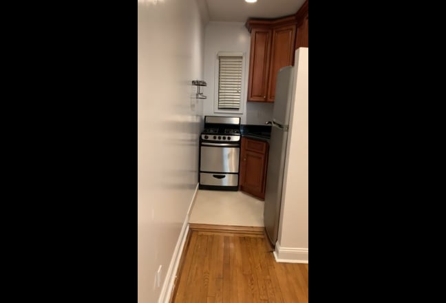 Big private room in Midtown East apartment Main Photo